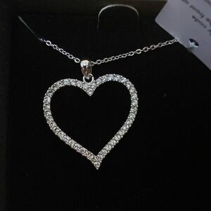 NWT Crystal Heart Necklace